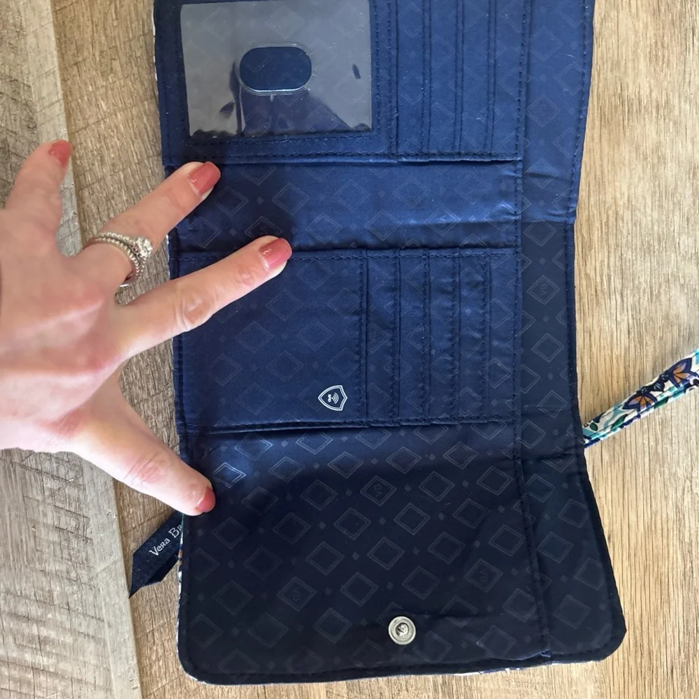 Vera Bradley RFID Wallet Crossbody‎ - Lisbon Medallion Cool Print Colorful
